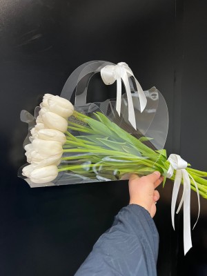 Белые тюльпаны(15шт.) , сумка