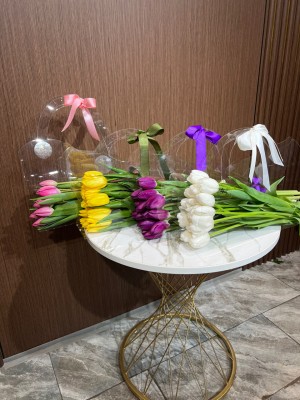 Белые тюльпаны(15шт.) , сумка